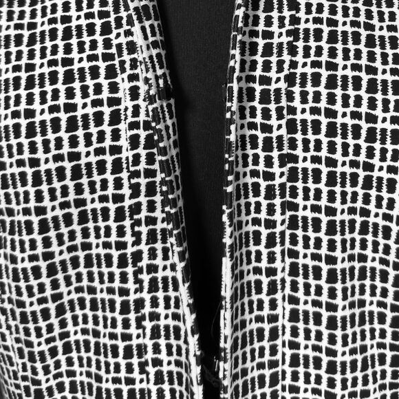 Chico's Jacket Black White Floral Lace Embroidered Applique Sleeve Size 1/M/8/10 - Picture 5 of 10